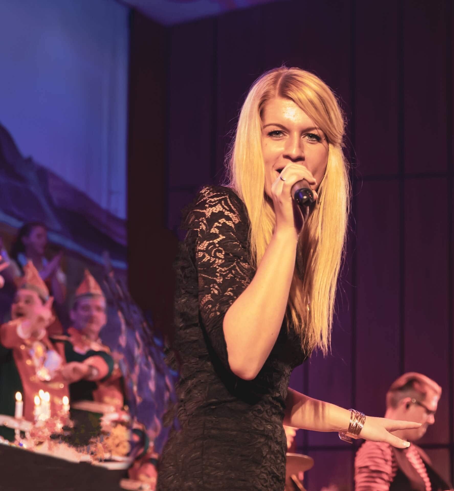 Mennekrather, Performance Live-Band